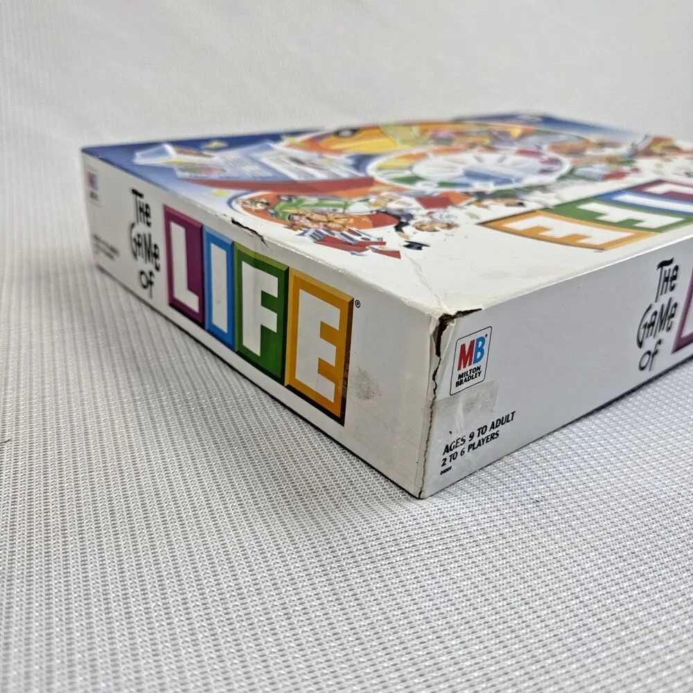 Vintage 2002 Hasbro The Game of Life Board Game - Preowned